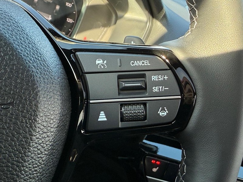 Honda Civic Sedan Hybrid Vehicle Image 12