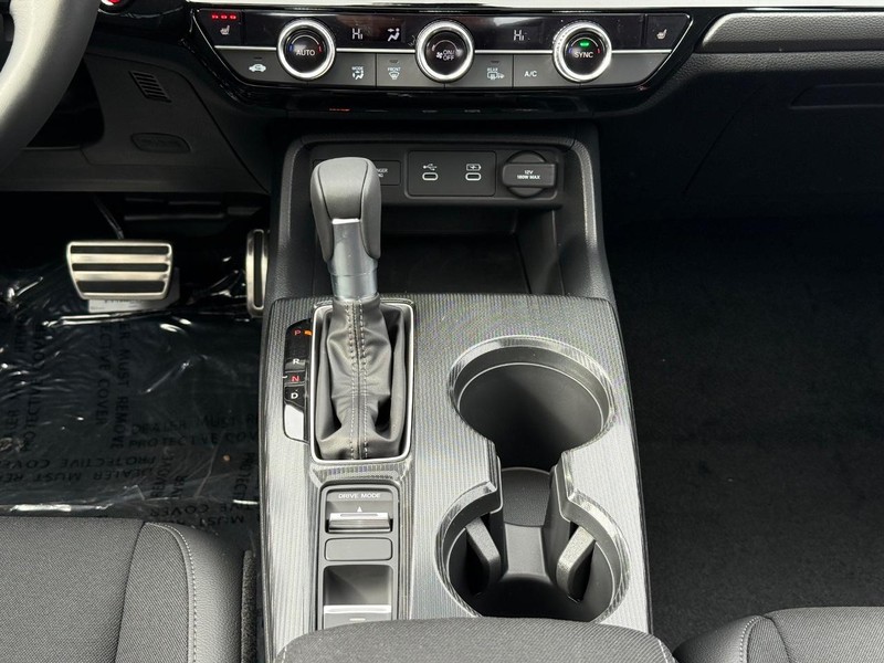 Honda Civic Sedan Hybrid Vehicle Image 8