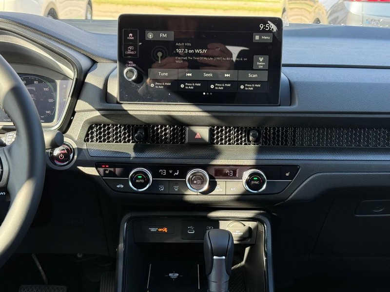 Honda CR-V Hybrid Vehicle Image 7