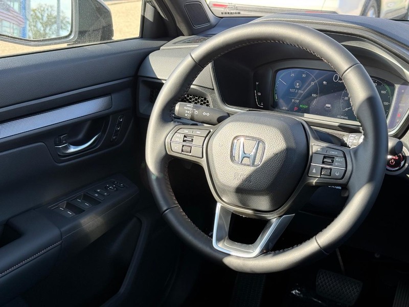 Honda CR-V Hybrid Vehicle Image 9