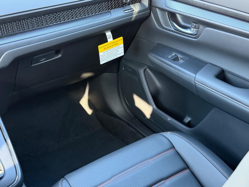 Honda CR-V Hybrid Vehicle Image 10