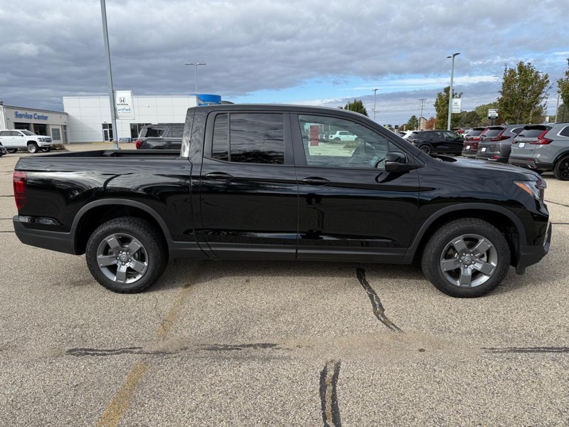 Honda Ridgeline Vehicle Image 2