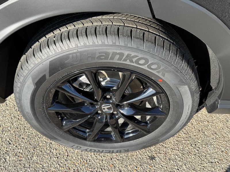 Honda CR-V Hybrid Vehicle Image 4