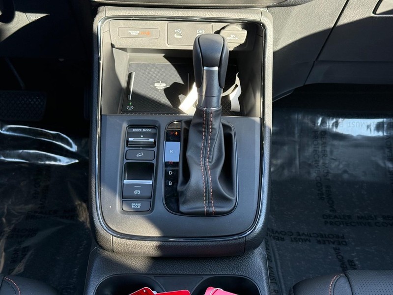 Honda CR-V Hybrid Vehicle Image 8