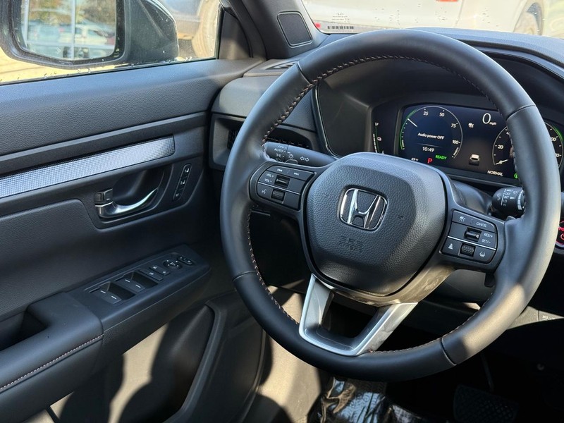 Honda CR-V Hybrid Vehicle Image 9