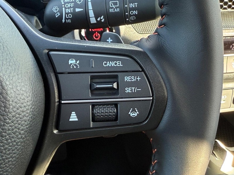 Honda CR-V Hybrid Vehicle Image 13