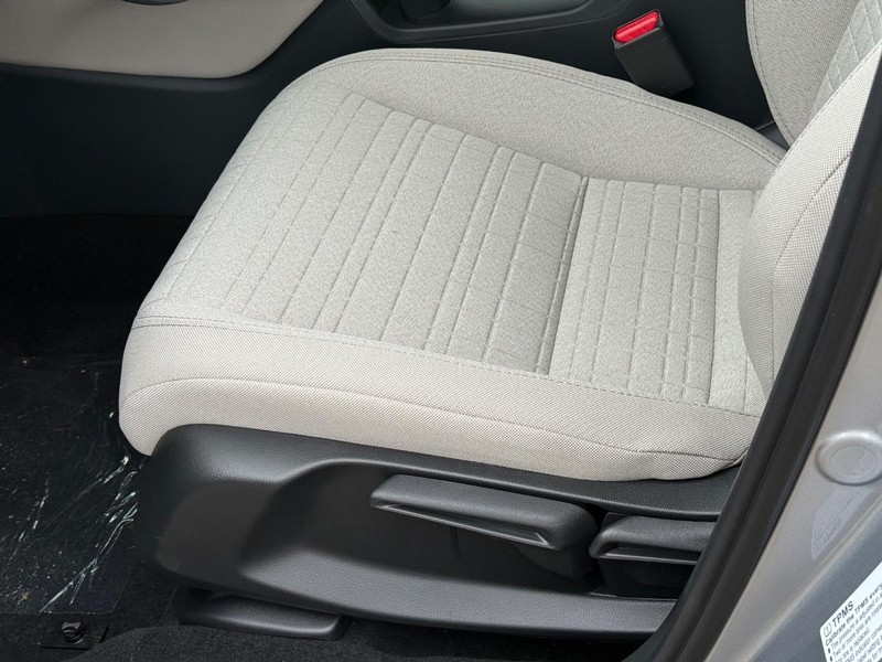 Honda HR-V Vehicle Image 16