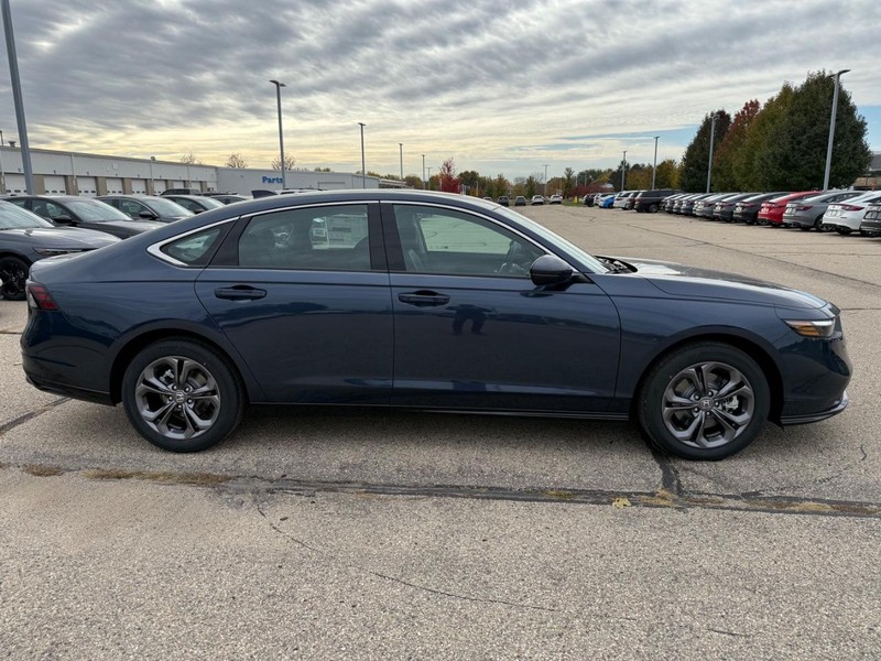 Honda Accord Hybrid Vehicle Image 2