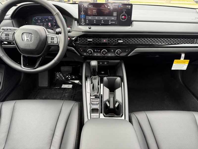 Honda Accord Hybrid Vehicle Image 6