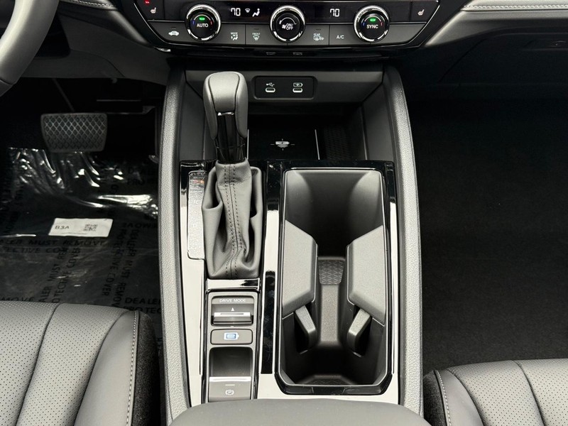 Honda Accord Hybrid Vehicle Image 8