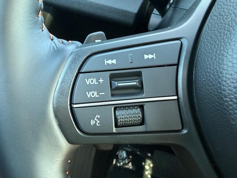 Honda CR-V Hybrid Vehicle Image 11