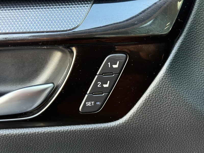 Honda CR-V Vehicle Image 15
