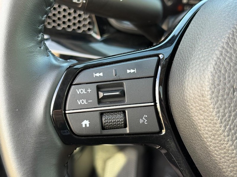 Honda CR-V Vehicle Image 16