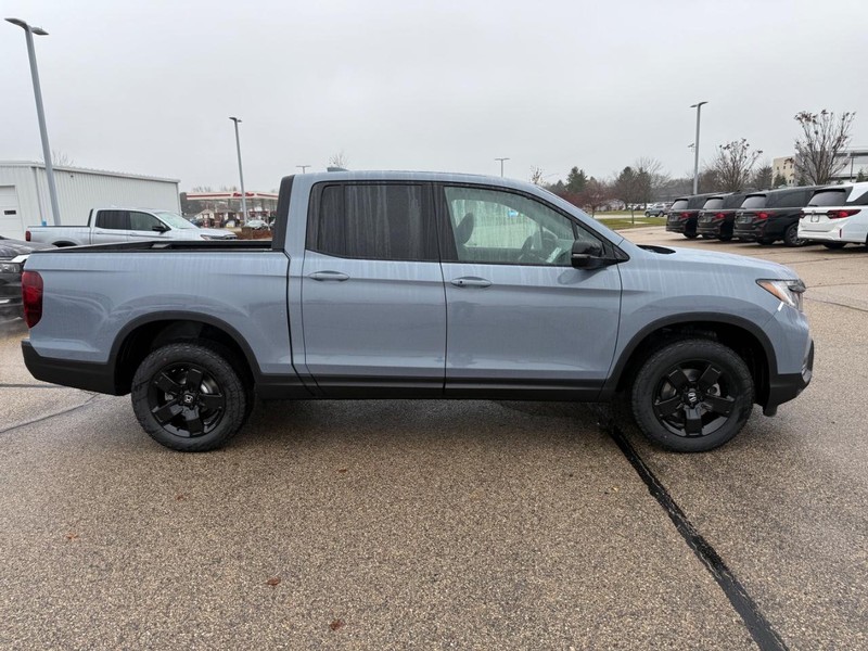 Honda Ridgeline Vehicle Image 2