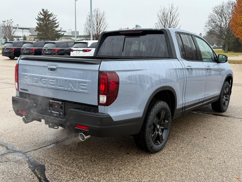 Honda Ridgeline Vehicle Image 3