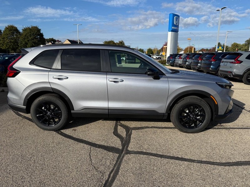 Honda CR-V Hybrid Vehicle Image 2