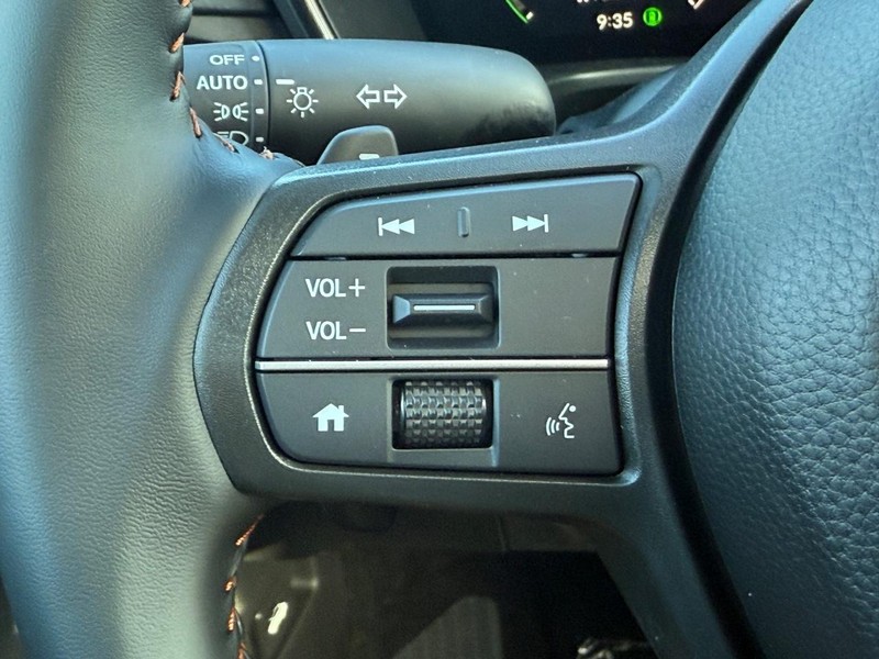 Honda CR-V Hybrid Vehicle Image 11