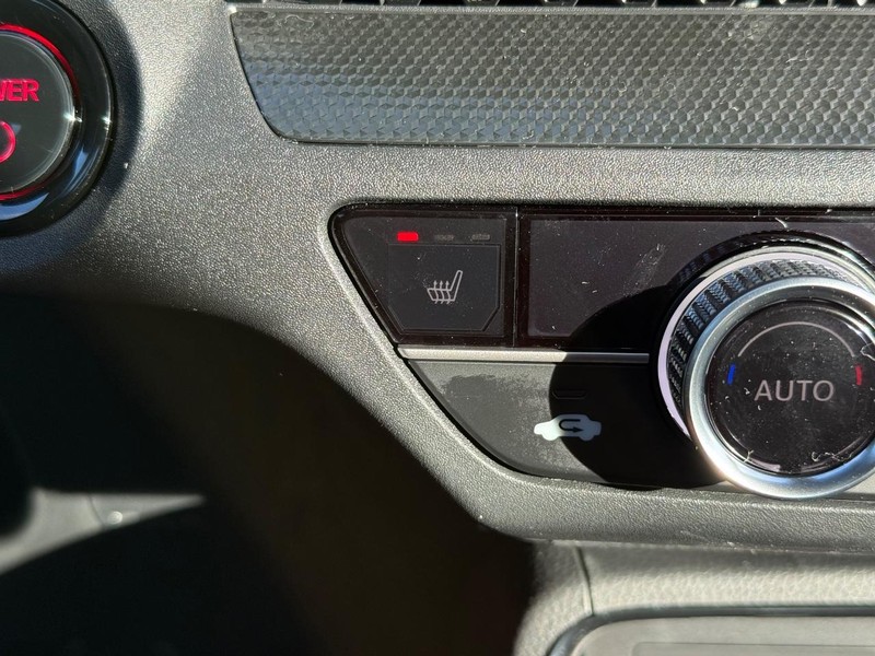 Honda CR-V Hybrid Vehicle Image 14