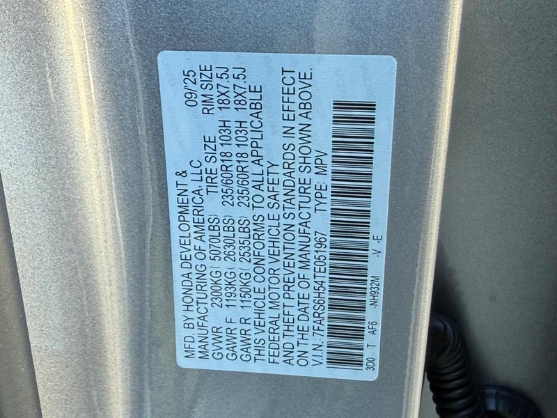 Honda CR-V Hybrid Vehicle Image 17