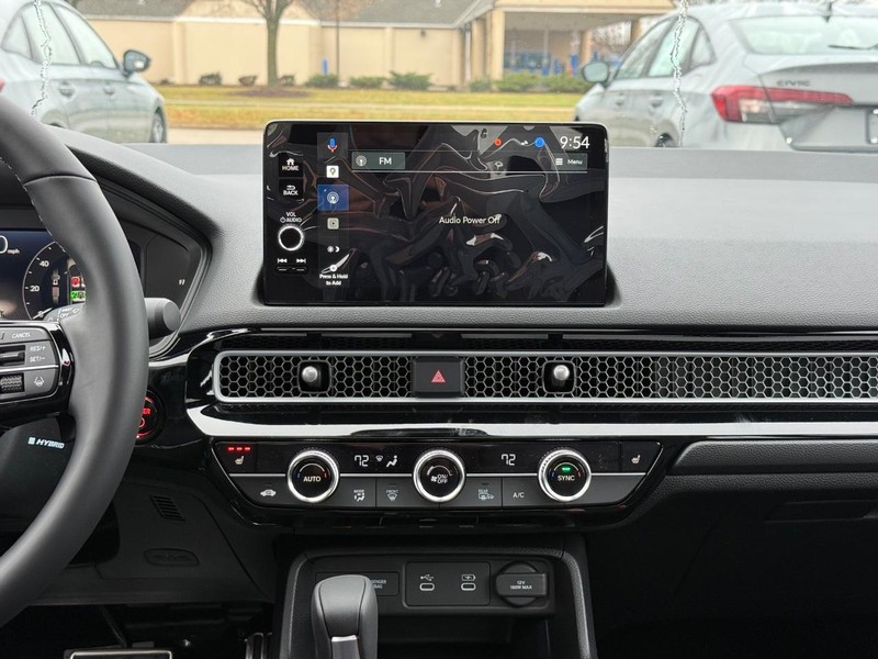 Honda Civic Hatchback Hybrid Vehicle Image 7