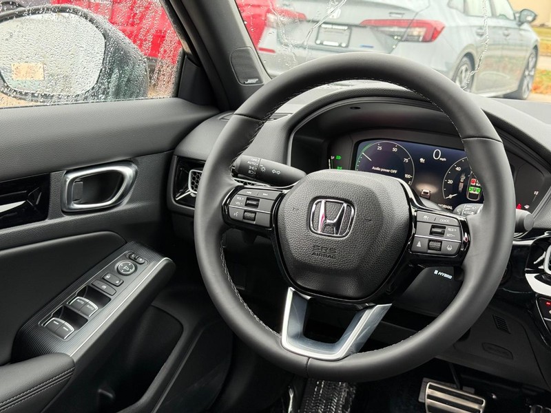 Honda Civic Hatchback Hybrid Vehicle Image 9