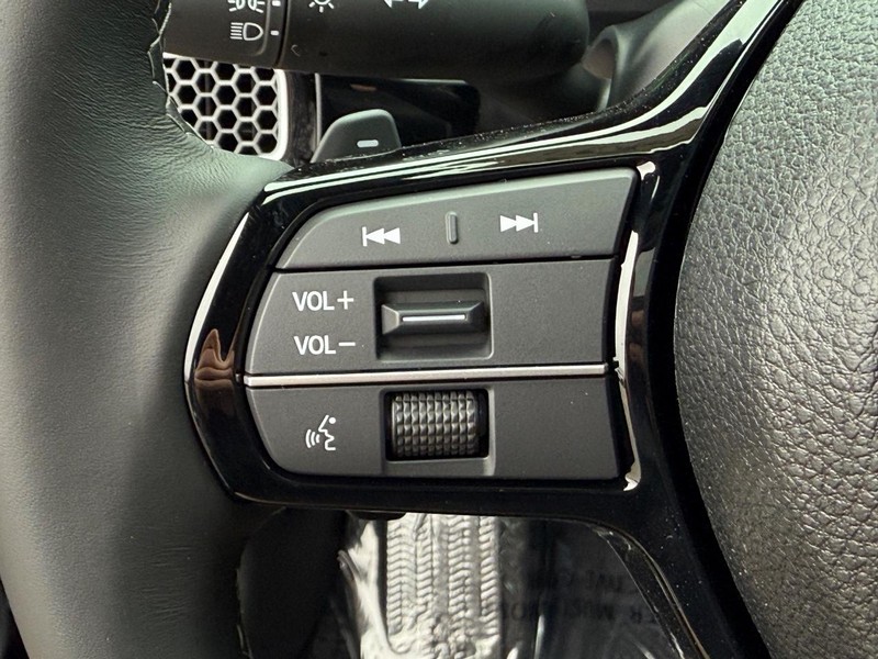 Honda Civic Hatchback Hybrid Vehicle Image 11