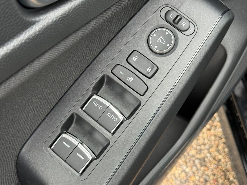 Honda Civic Sedan Vehicle Image 14