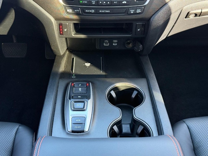 Honda Ridgeline Vehicle Image 13