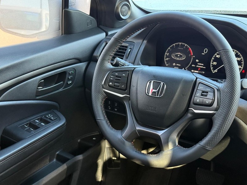 Honda Ridgeline Vehicle Image 14