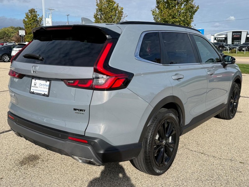 Honda CR-V Hybrid Vehicle Image 3