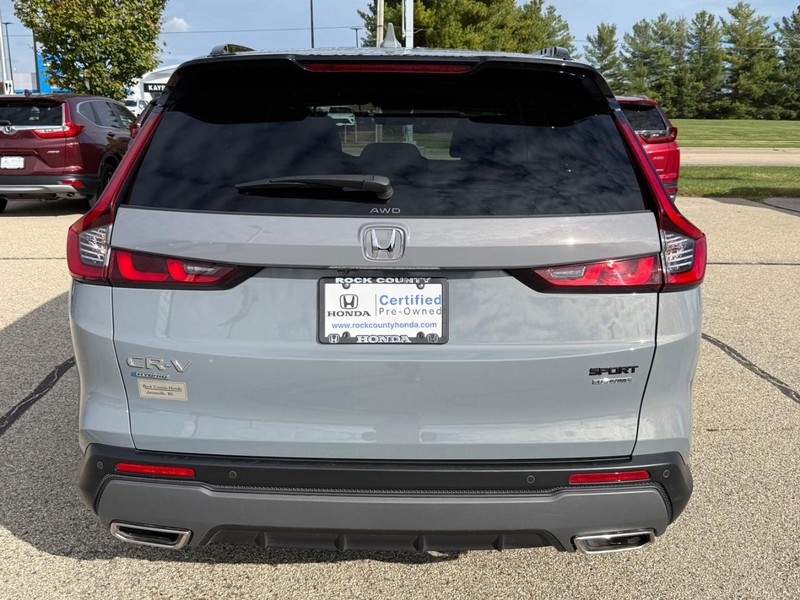 Honda CR-V Hybrid Vehicle Image 4