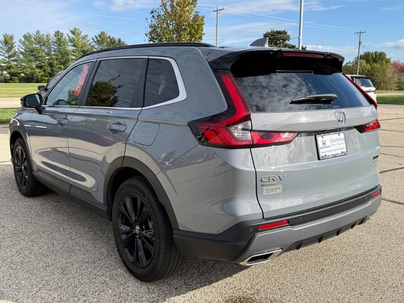 Honda CR-V Hybrid Vehicle Image 6