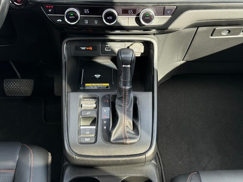 Honda CR-V Hybrid Vehicle Image 13