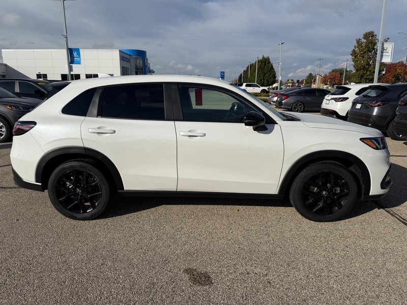 Honda HR-V Vehicle Image 2