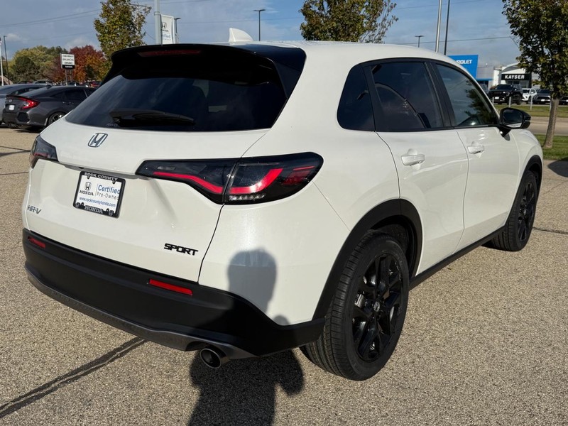 Honda HR-V Vehicle Image 3