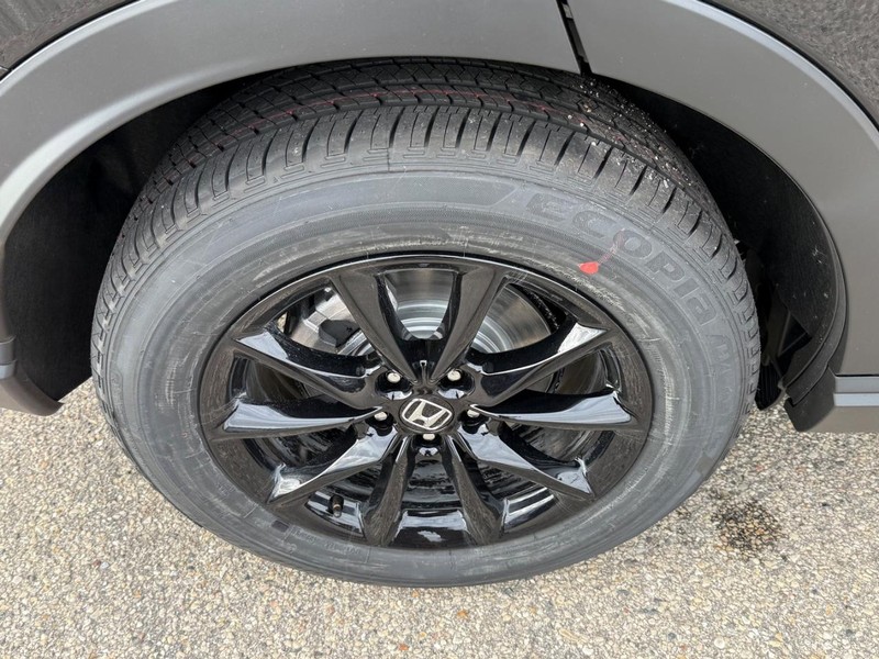 Honda CR-V Hybrid Vehicle Image 4