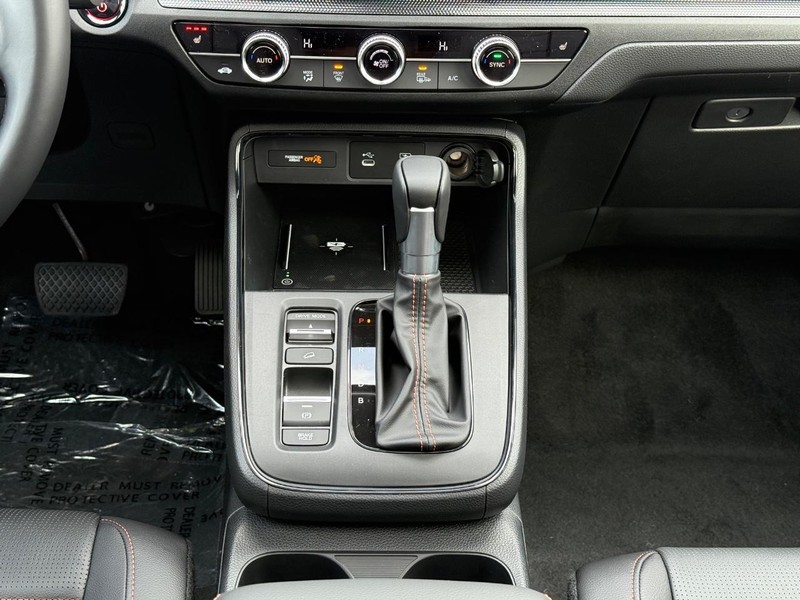 Honda CR-V Hybrid Vehicle Image 9