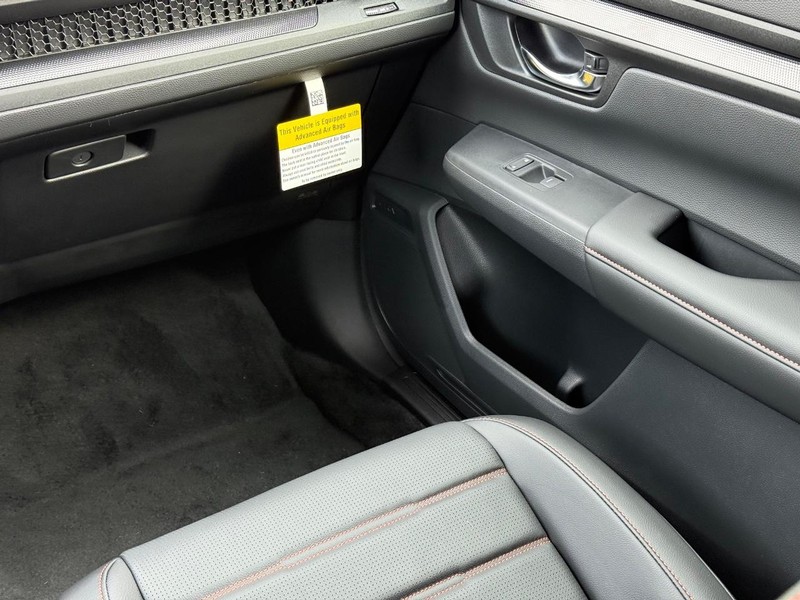 Honda CR-V Hybrid Vehicle Image 10