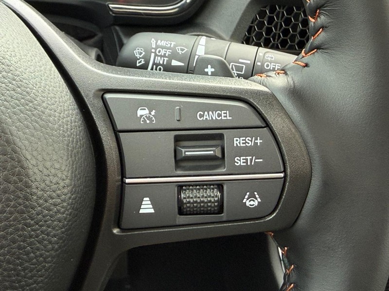 Honda CR-V Hybrid Vehicle Image 12