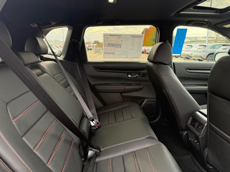 Honda CR-V Hybrid Vehicle Image 5