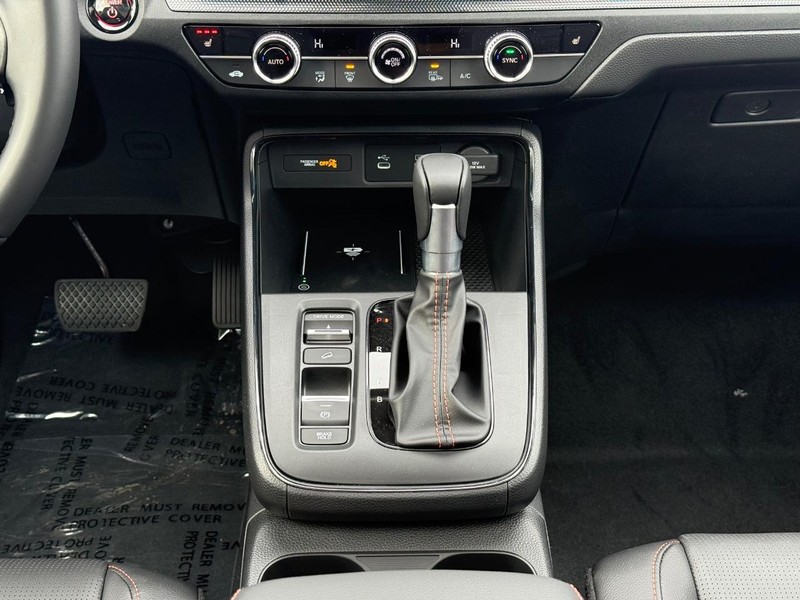 Honda CR-V Hybrid Vehicle Image 8