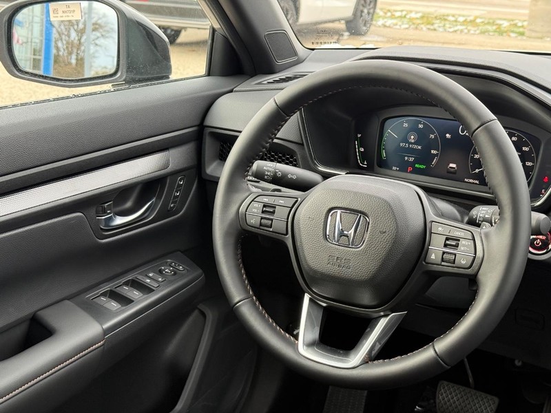 Honda CR-V Hybrid Vehicle Image 9