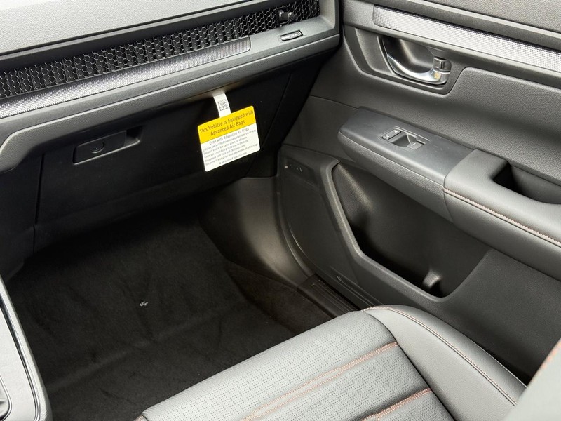 Honda CR-V Hybrid Vehicle Image 10