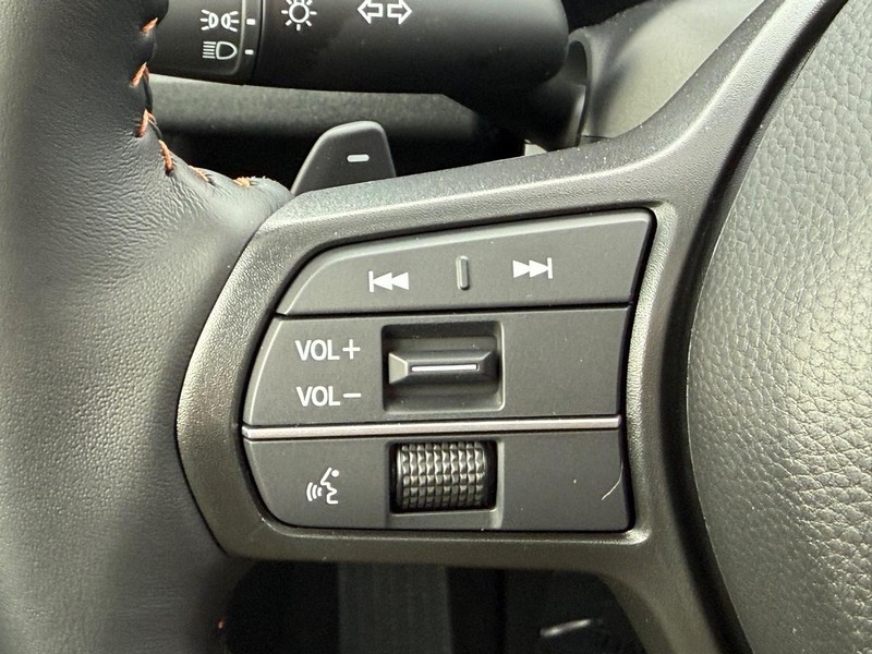 Honda CR-V Hybrid Vehicle Image 11