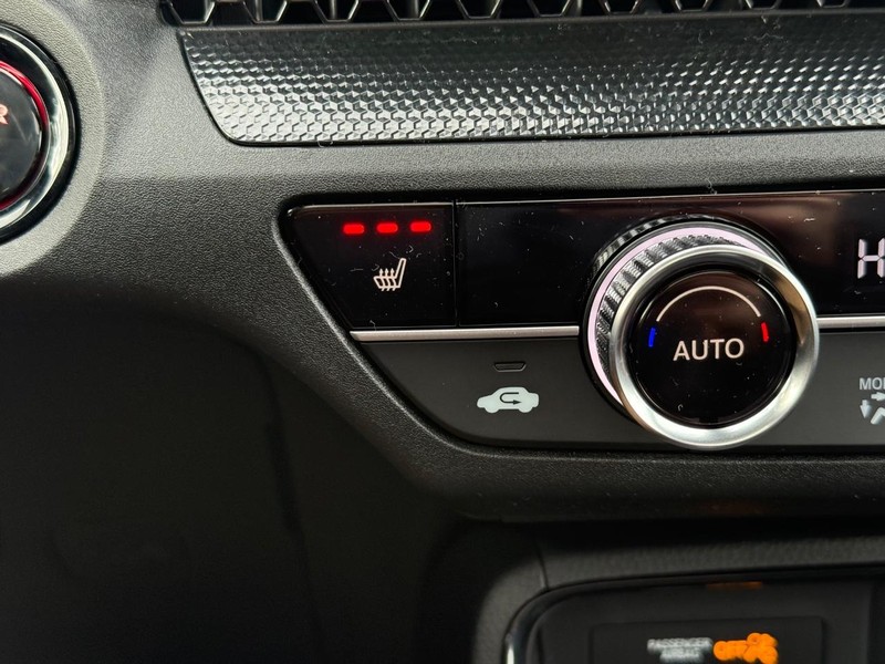 Honda CR-V Hybrid Vehicle Image 14