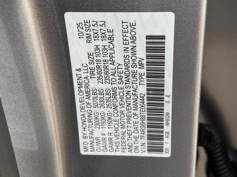 Honda CR-V Hybrid Vehicle Image 17