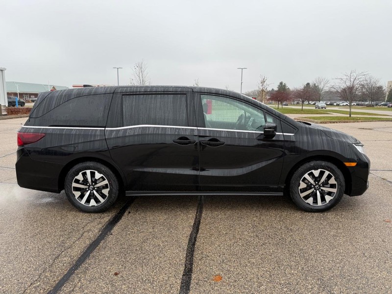 Honda Odyssey Vehicle Image 2