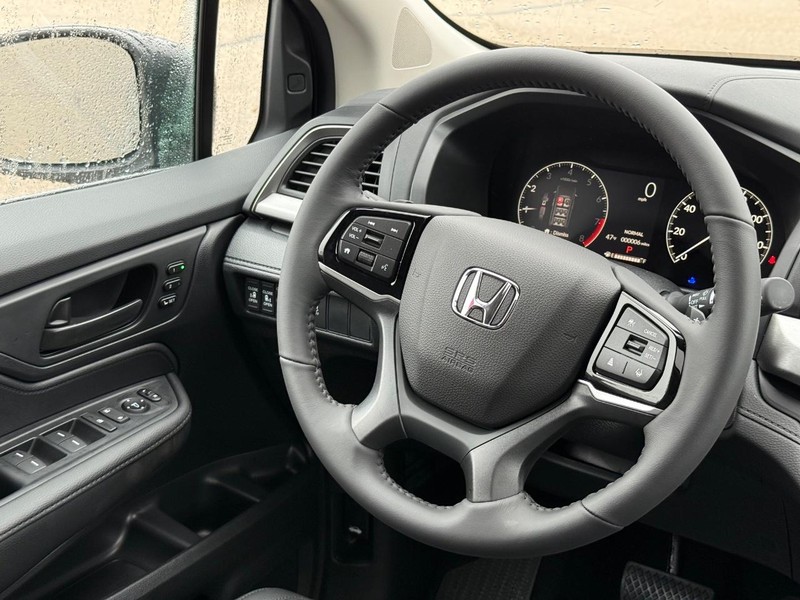 Honda Odyssey Vehicle Image 9