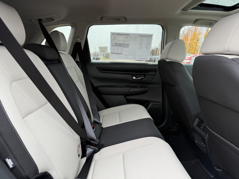 Honda CR-V Vehicle Image 5