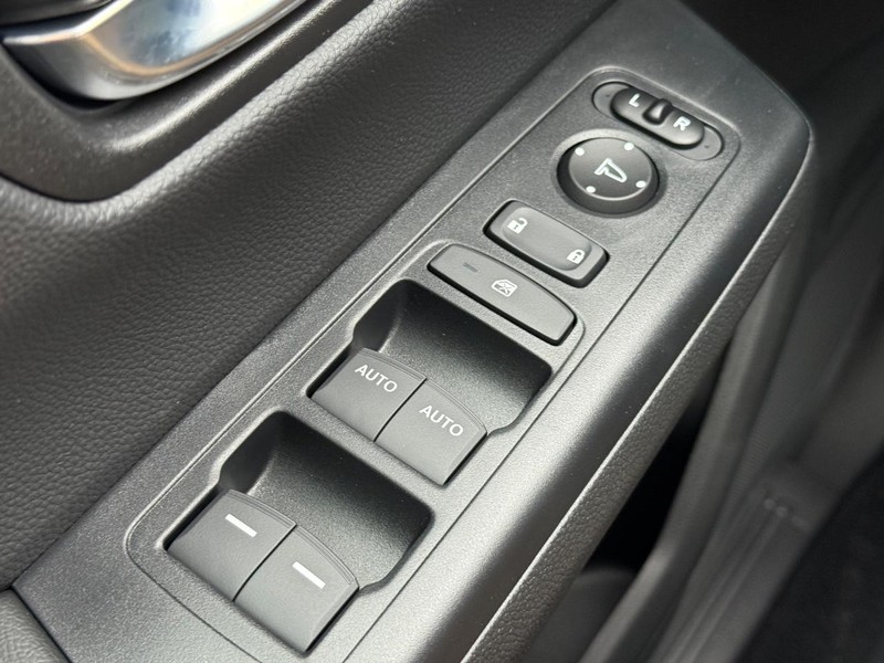 Honda CR-V Vehicle Image 15